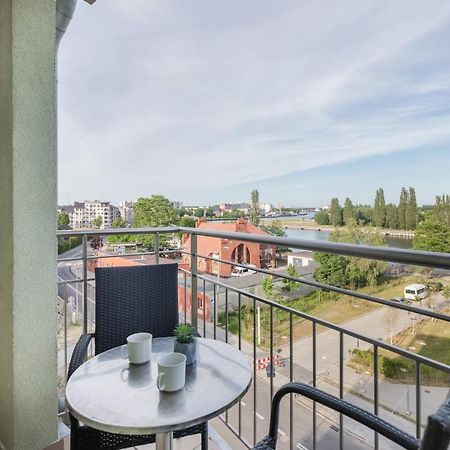 Riverside Apartment With Balcony By Noclegi Renters Свиноуйсьце Экстерьер фото