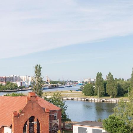 Riverside Apartment With Balcony By Noclegi Renters Свиноуйсьце Экстерьер фото