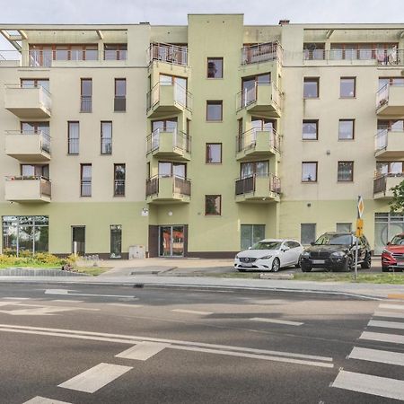 Riverside Apartment With Balcony By Noclegi Renters Свиноуйсьце Экстерьер фото